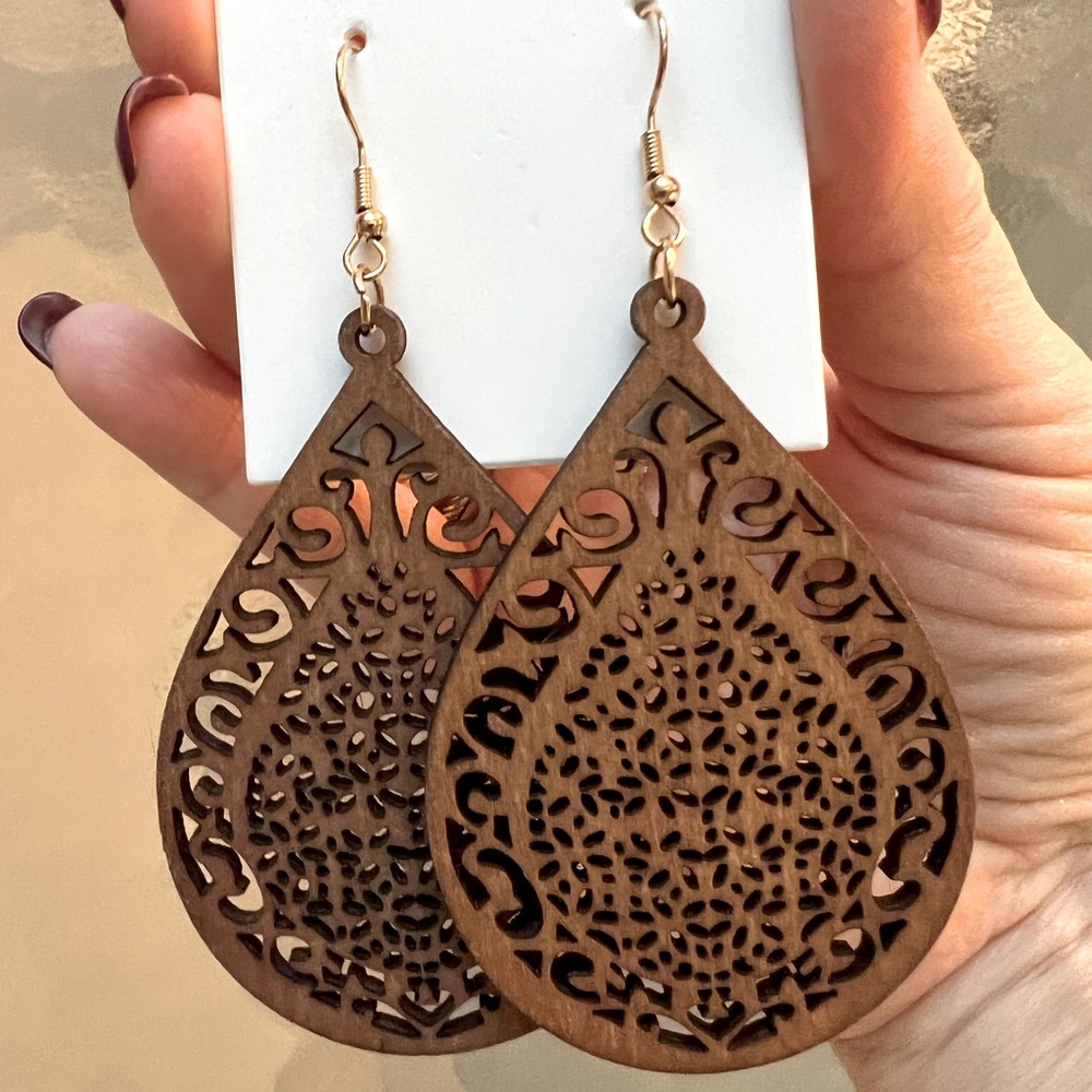 Never Worn Large Drop Lace Earrings